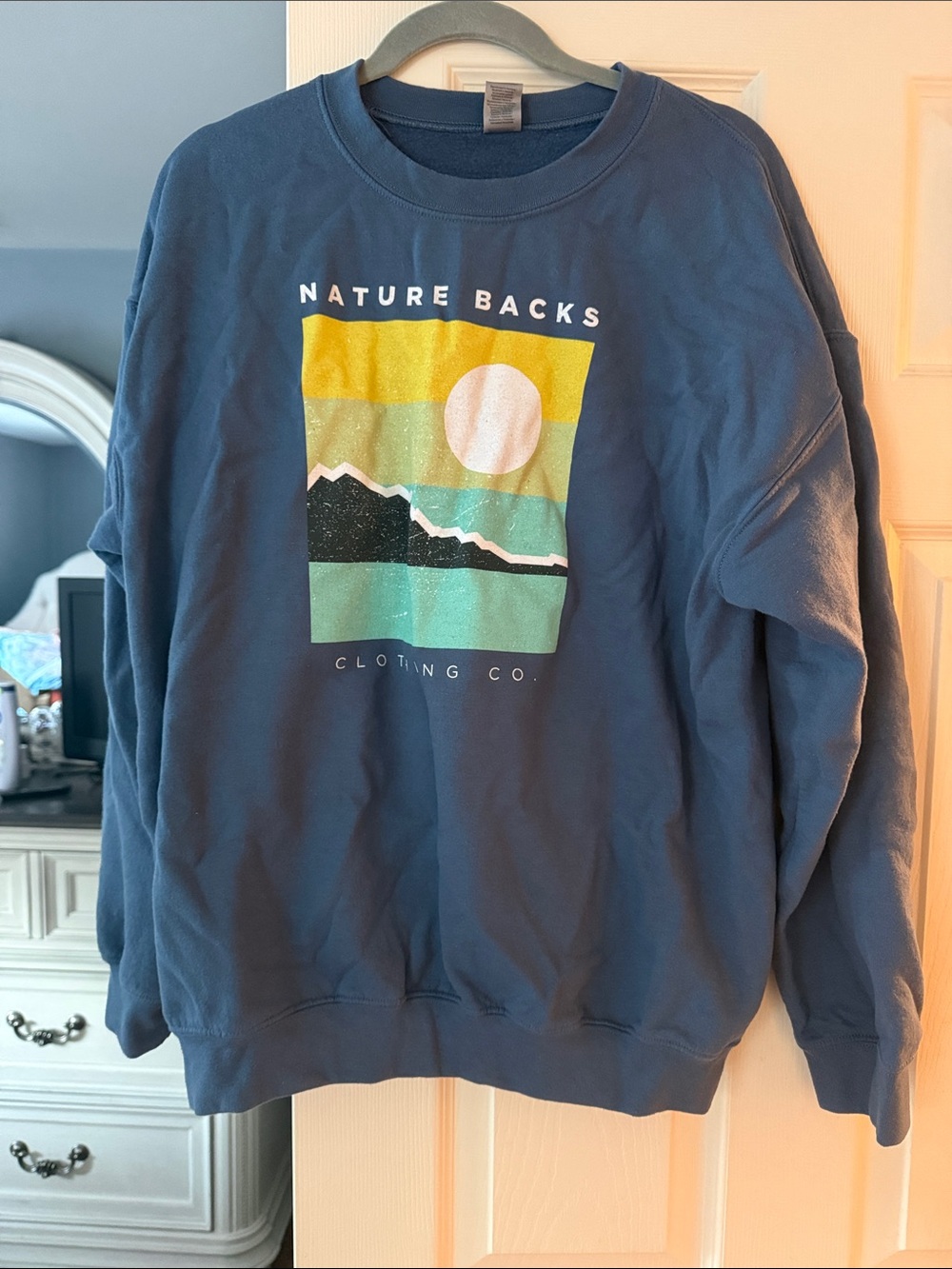 Gildan Navy Crewneck Sweatshirt with Mountain Sunset Graphic